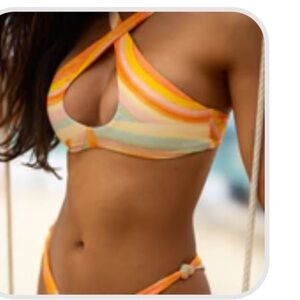 Skatie bikini top size M- jasmine top